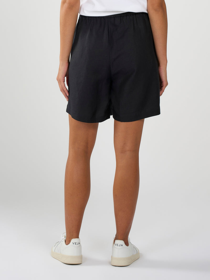 KnowledgeCotton Apparel - WMN Linen mix elastic waist shorts Shorts 1300 Black Jet