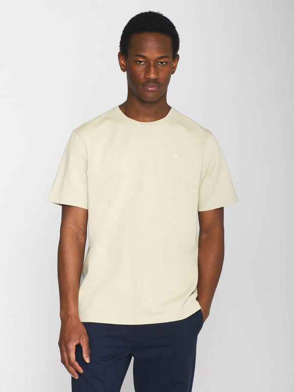 KnowledgeCotton Apparel - MEN Regular fit Badge t-shirt T-shirts 1228 Light feather gray